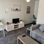 Nissi Twins Apts *
