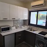 Nissi Twins Apts