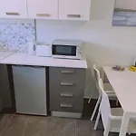 Nissi Twins Apts
