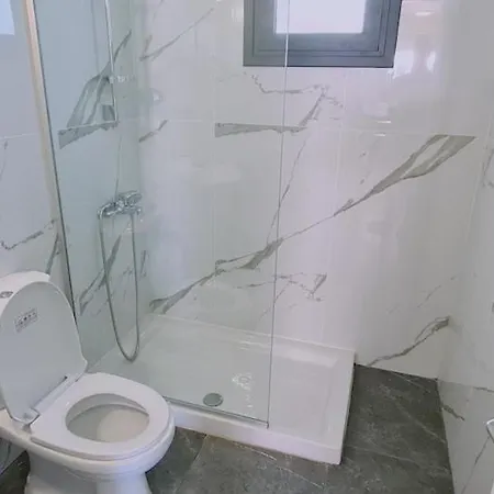 Nissi Twins Apts * アヤナパ