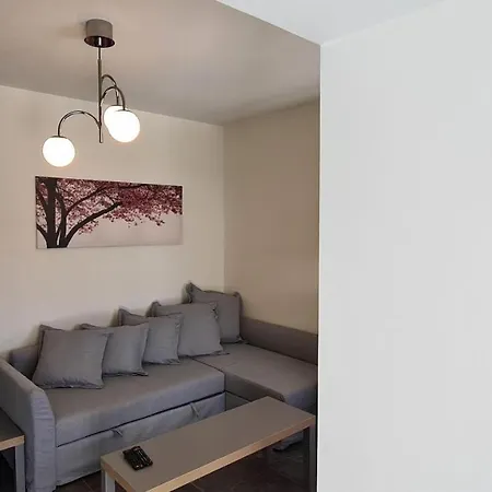 Nissi Twins Apts * アヤナパ