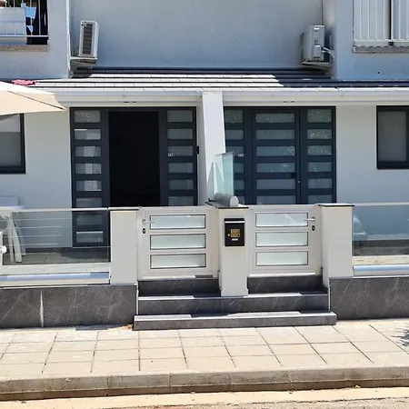 Nissi Twins Apts