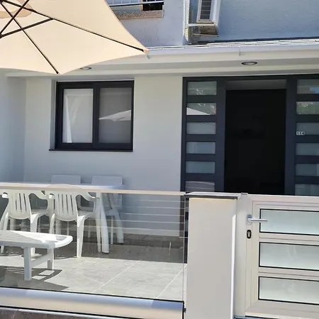 Apartment Nissi Twins Apts