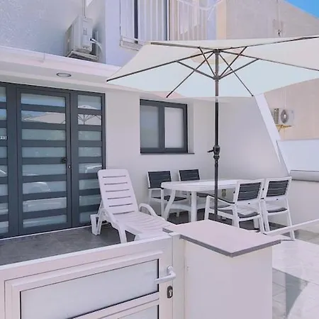 Apartmán Nissi Twins Apts