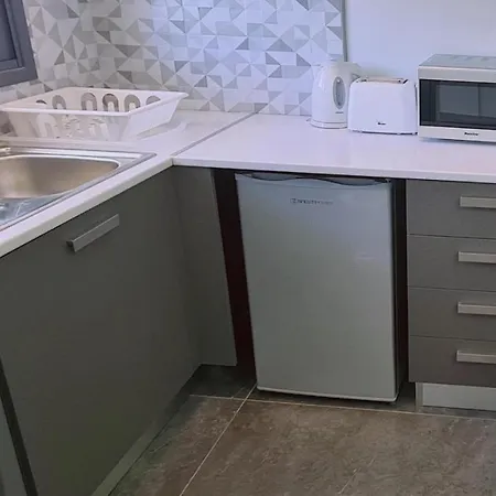 Nissi Twins Apts Appartamento