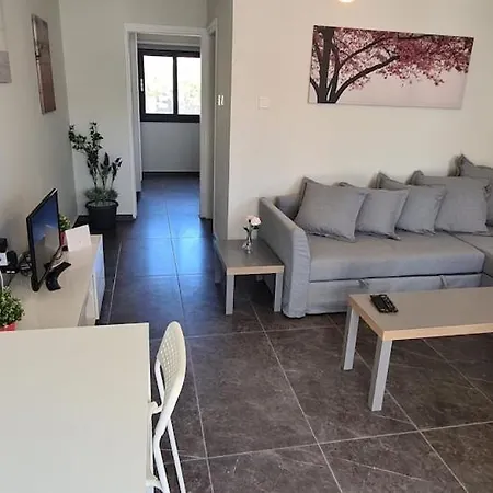 Nissi Twins Apts Appartamento