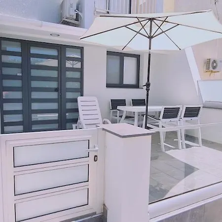 Apartmán Nissi Twins Apts