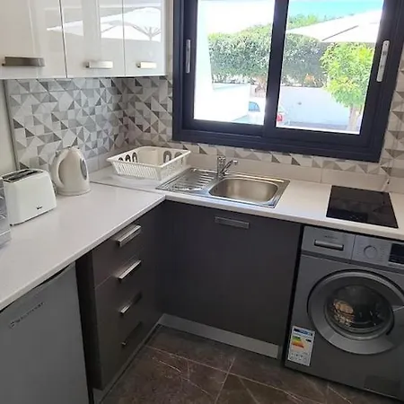 Appartamento Nissi Twins Apts