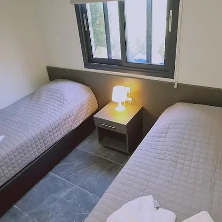 Appartamento Nissi Twins Apts